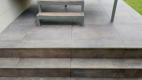 FESA - Das Fliesenteam. Wir verlegen auch Fliesen im Außenbereich.